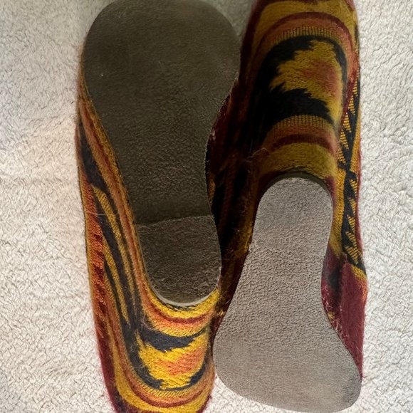 Aztec High Wedged Slip Ons - Picture 3 of 4